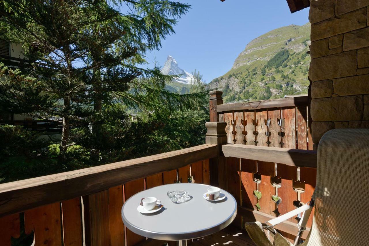Chalet Kisseye With Heated Pool And Matterhorn Views Apartman Zermatt Kültér fotó